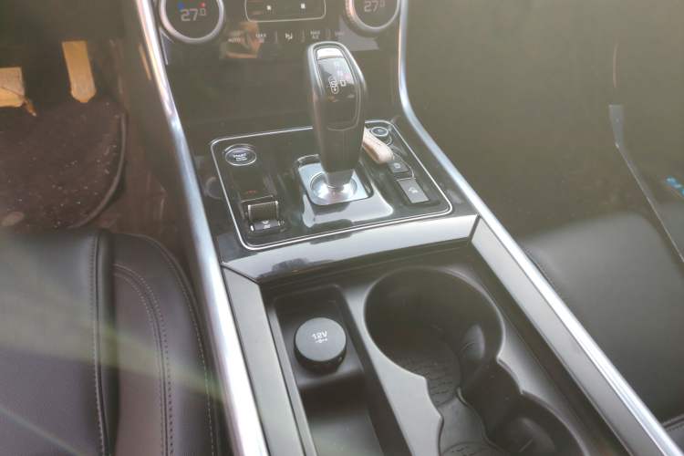 Used Jaguar XEL 2020 2.0T 200 PS S Advanced Elegance Edition Gear Lever