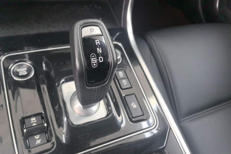Used Jaguar XEL 2020 2.0T 200 PS S Advanced Elegance Edition Gear Lever