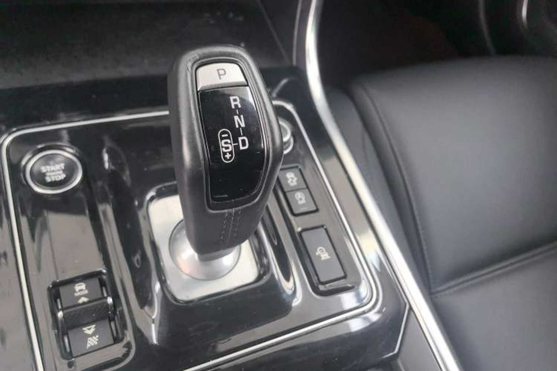 Used Jaguar XEL 2020 2.0T 200 PS S Advanced Elegance Edition Gear Lever