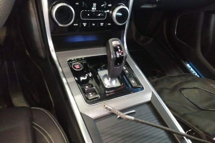 Used Jaguar XEL 2020 2.0T 200 PS R-DYNAMIC S Advanced Sport Edition Gear Lever