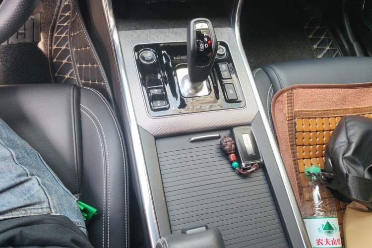 Used Jaguar XEL 2020 2.0T 200 PS R-DYNAMIC S Advanced Sport Edition Gear Lever