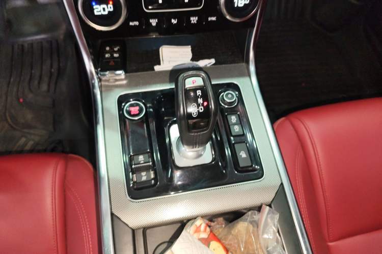 Used Jaguar XEL 2020 2.0T 200 PS R-DYNAMIC S Advanced Sport Edition Gear Lever