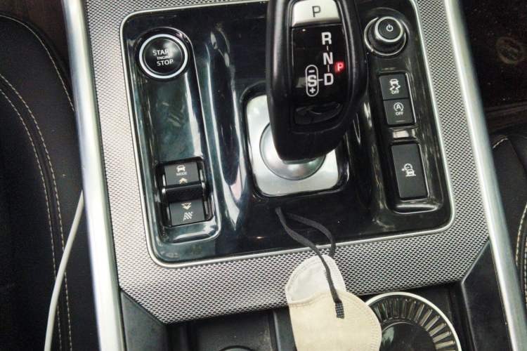Used Jaguar XEL 2020 2.0T 200PS R-DYNAMIC Youth Sports Edition Gear Lever