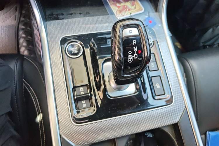 Used Jaguar XEL 2020 2.0T 200 PS R-DYNAMIC S Advanced Sport Edition Gear Lever