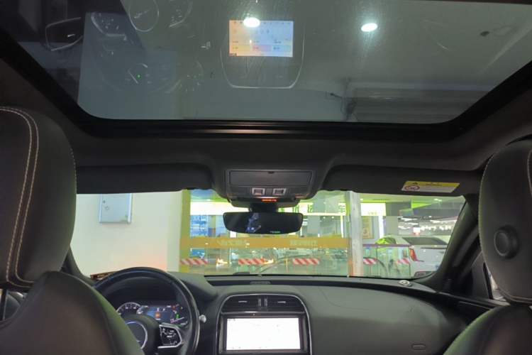 Used Jaguar XEL 2020 2.0T 200 PS R-DYNAMIC S Advanced Sport Edition Headliner