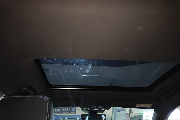 Used Jaguar XEL 2020 2.0T 200PS R-DYNAMIC Youth Sports Edition Headliner