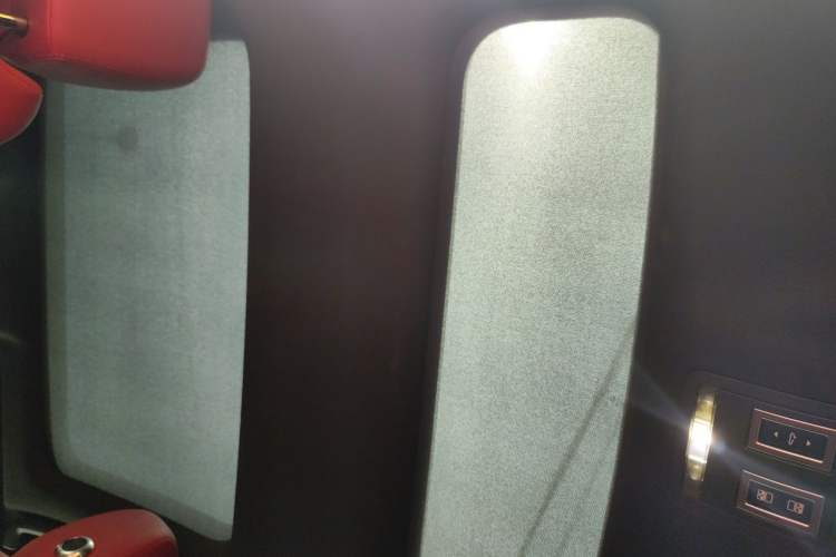 Used Jaguar XEL 2020 2.0T 200 PS R-DYNAMIC S Advanced Sport Edition Headliner