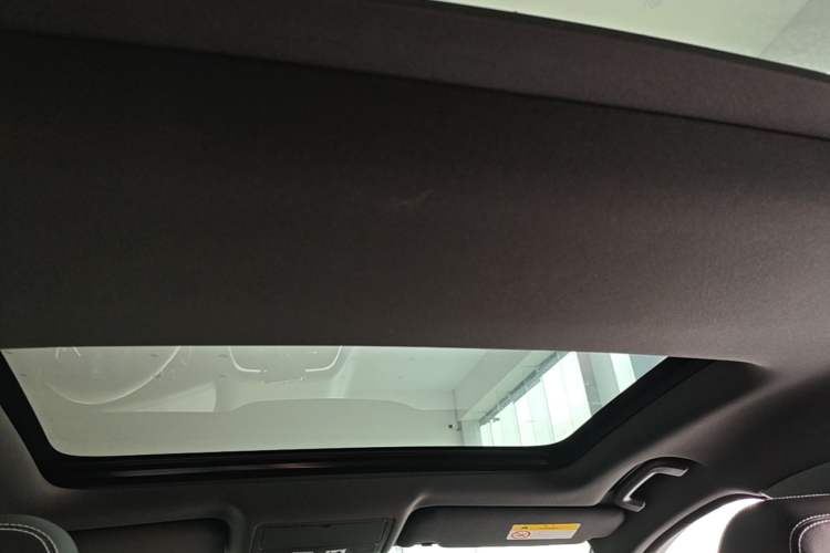 Used Jaguar XEL 2020 2.0T 200PS R-DYNAMIC Youth Sports Edition Headliner