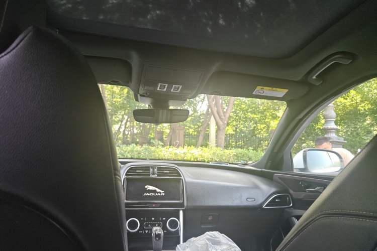 Used Jaguar XEL 2020 2.0T 200PS R-DYNAMIC Youth Sports Edition Headliner