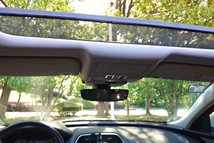 Used Jaguar XEL 2020 2.0T 200 PS S Advanced Elegance Edition Headliner