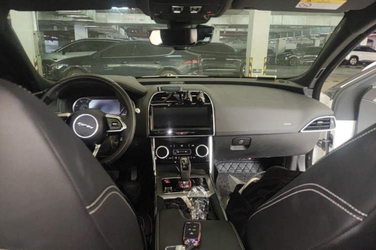 Used Jaguar XEL 2020 2.0T 200 PS R-DYNAMIC S Advanced Sport Edition Headliner