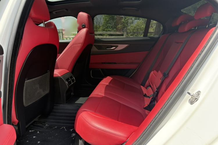 Used Jaguar XEL 2020 2.0T 200 PS R-DYNAMIC S Advanced Sport Edition Interior 1