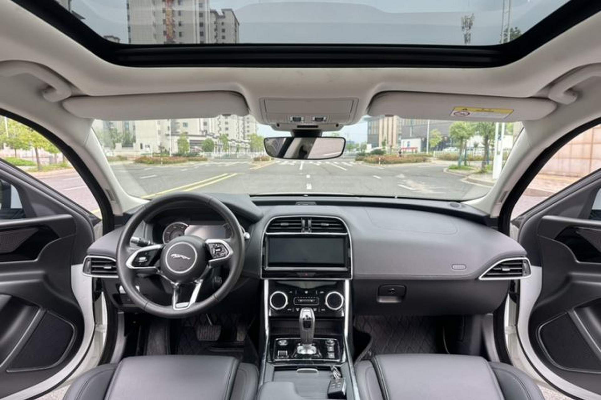 Used Jaguar XEL 2020 2.0T 200 PS S Advanced Elegance Edition Interior 1
