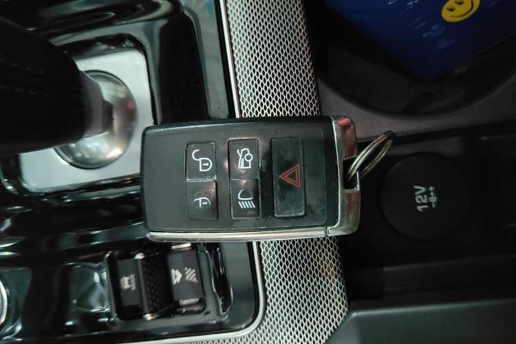 Used Jaguar XEL 2020 2.0T 200 PS R-DYNAMIC S Advanced Sport Edition Interior 1