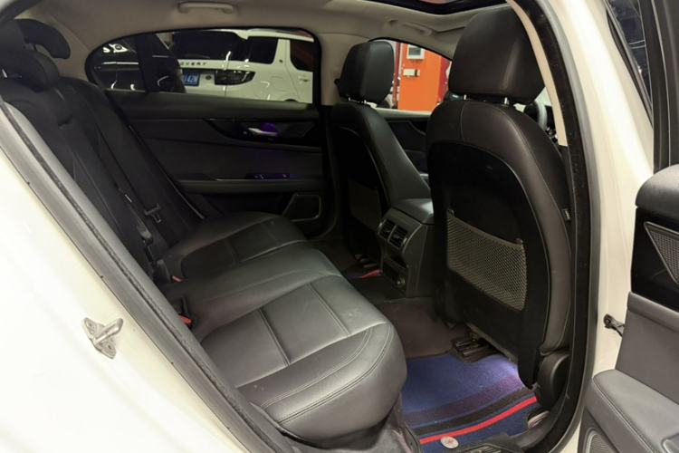 Used Jaguar XEL 2020 2.0T 200 PS S Advanced Elegance Edition Interior 2