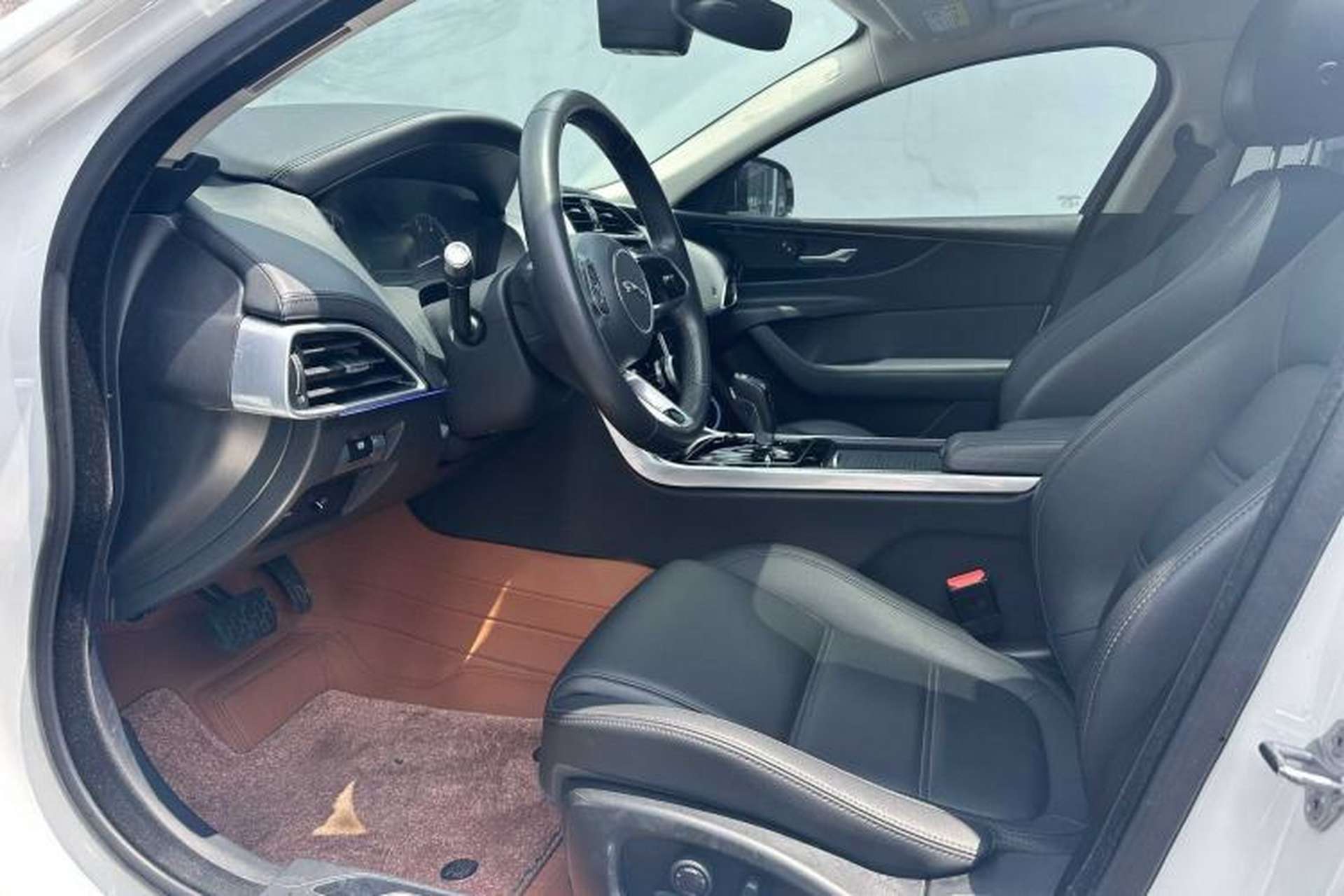 Used Jaguar XEL 2020 2.0T 200 PS S Advanced Elegance Edition Interior 2