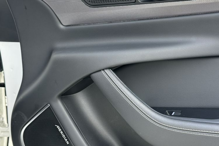Used Jaguar XEL 2020 2.0T 200 PS R-DYNAMIC S Advanced Sport Edition Interior 2