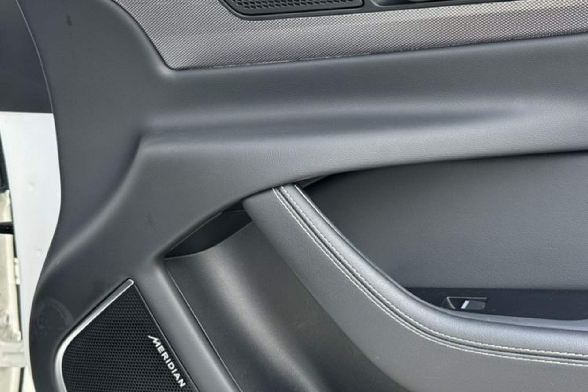 Used Jaguar XEL 2020 2.0T 200 PS R-DYNAMIC S Advanced Sport Edition Interior 2