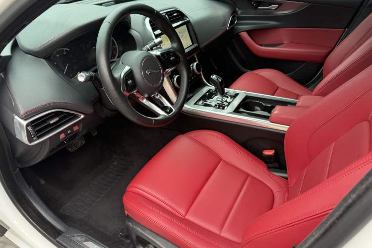 Used Jaguar XEL 2020 2.0T 200 PS R-DYNAMIC S Advanced Sport Edition Interior 2