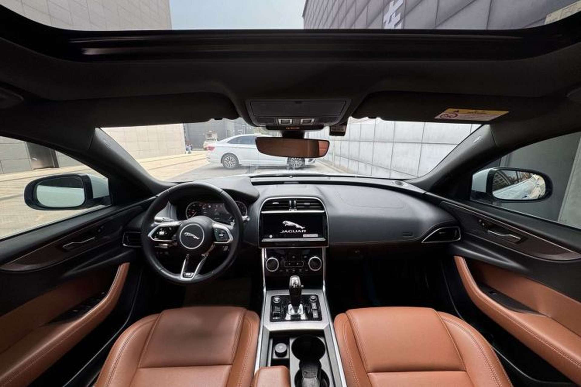 Used Jaguar XEL 2020 2.0T 200 PS R-DYNAMIC S Advanced Sport Edition Interior 2