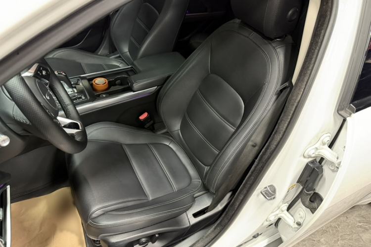 Used Jaguar XEL 2020 2.0T 200 PS S Advanced Elegance Edition Interior 3