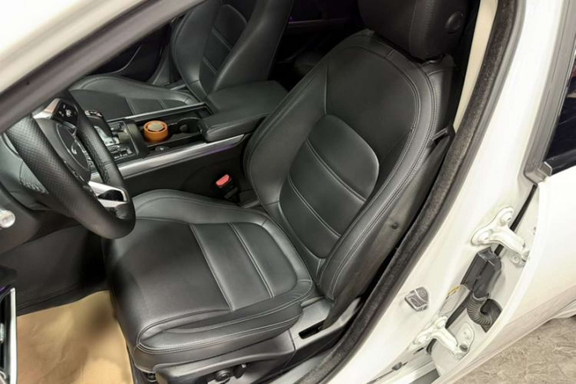 Used Jaguar XEL 2020 2.0T 200 PS S Advanced Elegance Edition Interior 3