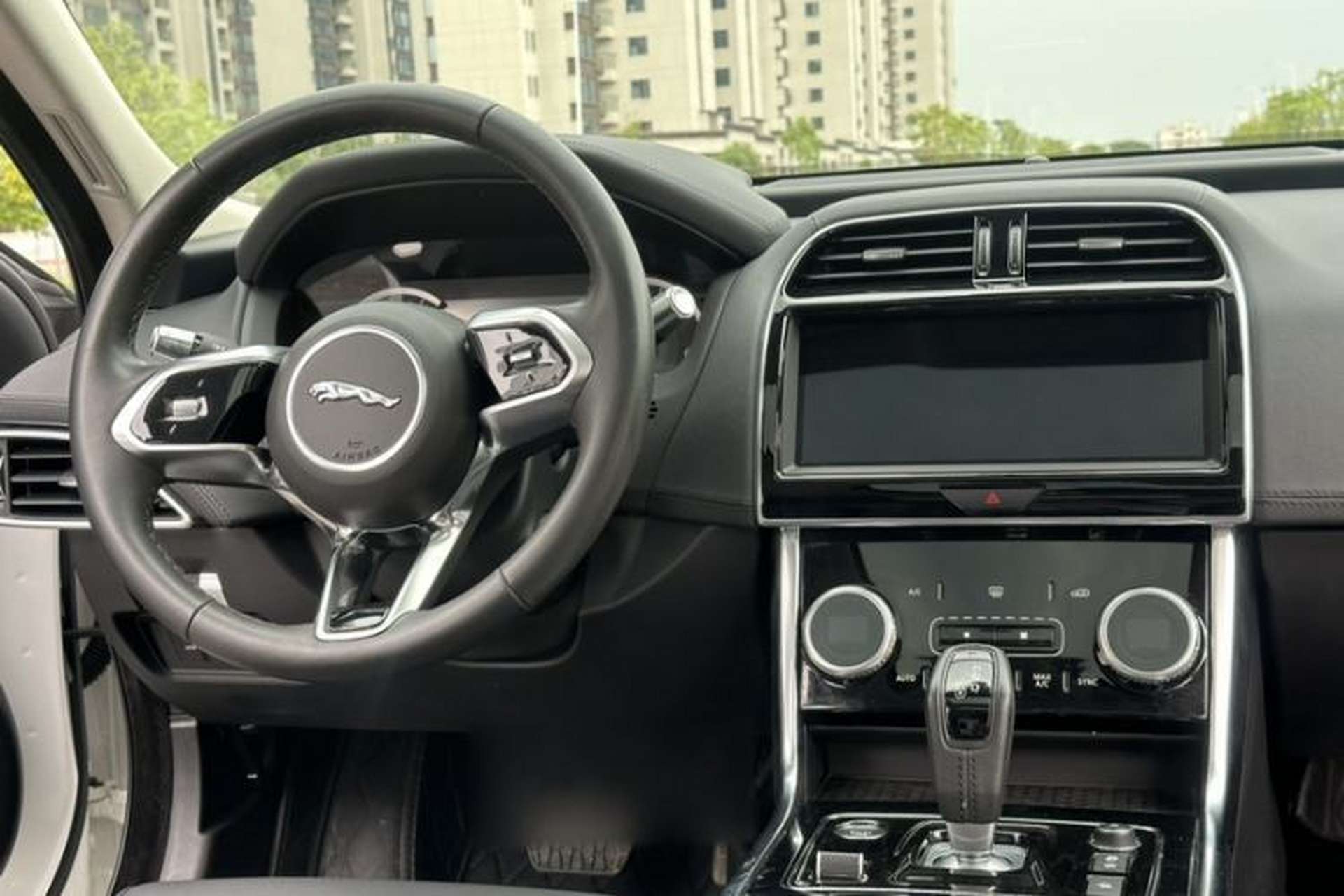 Used Jaguar XEL 2020 2.0T 200 PS S Advanced Elegance Edition Interior 3