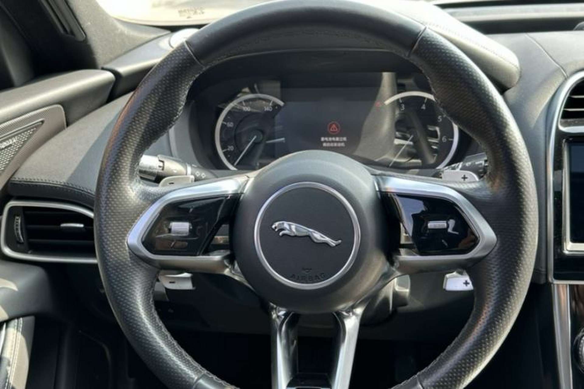Used Jaguar XEL 2020 2.0T 200 PS R-DYNAMIC S Advanced Sport Edition Interior 4
