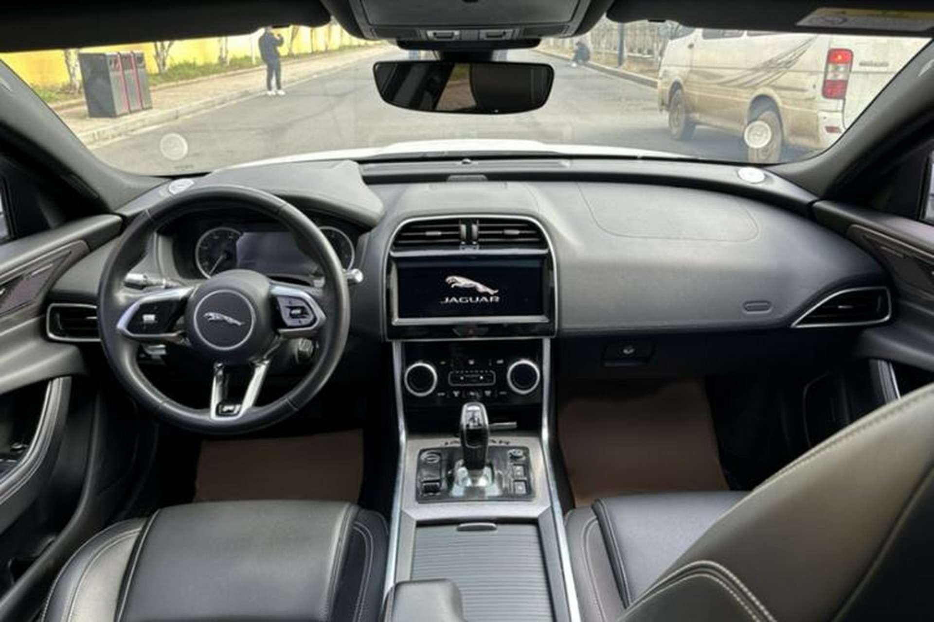 Used Jaguar XEL 2020 2.0T 200 PS R-DYNAMIC S Advanced Sport Edition Interior 6