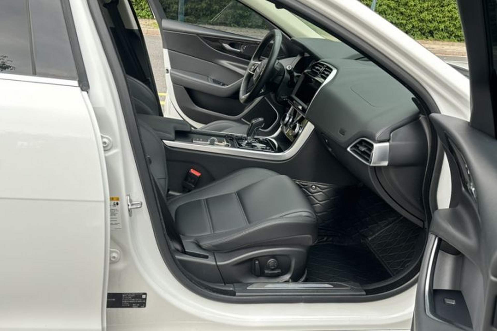 Used Jaguar XEL 2020 2.0T 200 PS S Advanced Elegance Edition Interior 9