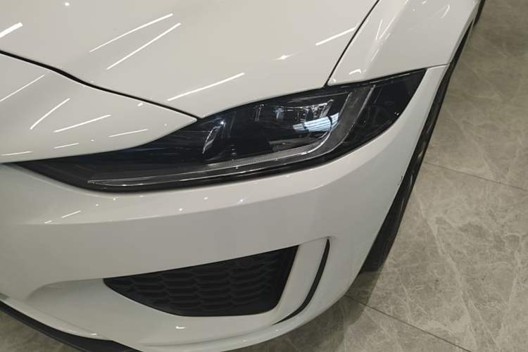 Used Jaguar XEL 2020 2.0T 200 PS R-DYNAMIC S Advanced Sport Edition Left Front Headlight