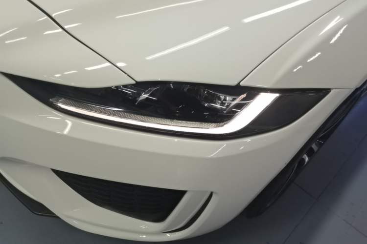 Used Jaguar XEL 2020 2.0T 200 PS R-DYNAMIC S Advanced Sport Edition Left Front Headlight