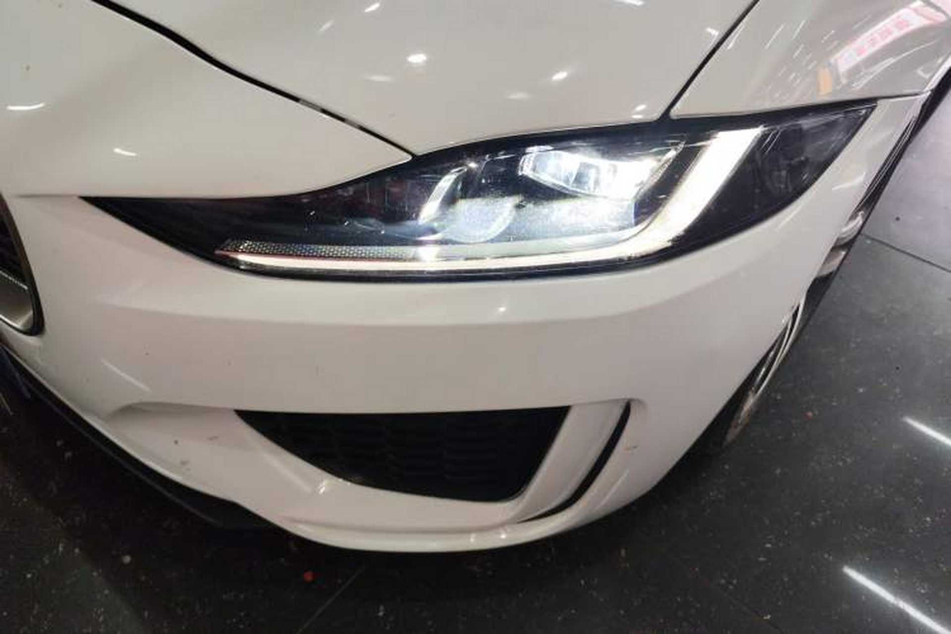 Used Jaguar XEL 2020 2.0T 200 PS R-DYNAMIC S Advanced Sport Edition Left Front Headlight