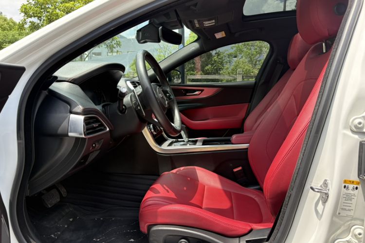 Used Jaguar XEL 2020 2.0T 200 PS R-DYNAMIC S Advanced Sport Edition Left Front Seat