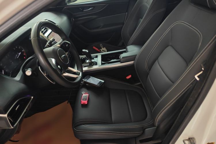 Used Jaguar XEL 2020 2.0T 200 PS R-DYNAMIC S Advanced Sport Edition Left Front Seat