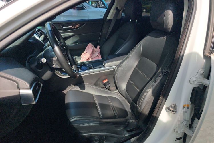 Used Jaguar XEL 2020 2.0T 200 PS S Advanced Elegance Edition Left Front Seat