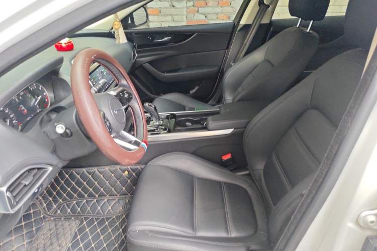 Used Jaguar XEL 2020 2.0T 200 PS S Advanced Elegance Edition Left Front Seat