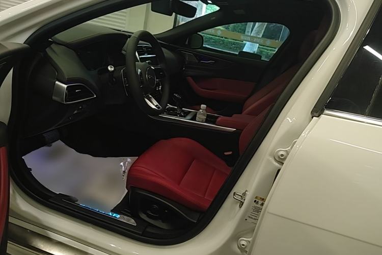 Used Jaguar XEL 2020 2.0T 200 PS R-DYNAMIC S Advanced Sport Edition Left Front Seat