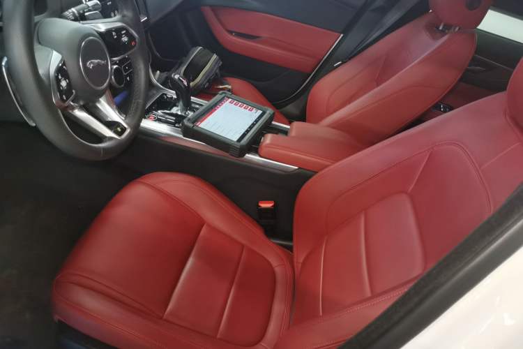 Used Jaguar XEL 2020 2.0T 200 PS R-DYNAMIC S Advanced Sport Edition Left Front Seat