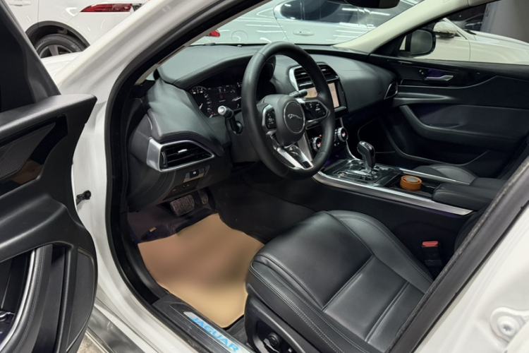Used Jaguar XEL 2020 2.0T 200 PS S Advanced Elegance Edition Left Front Seat
