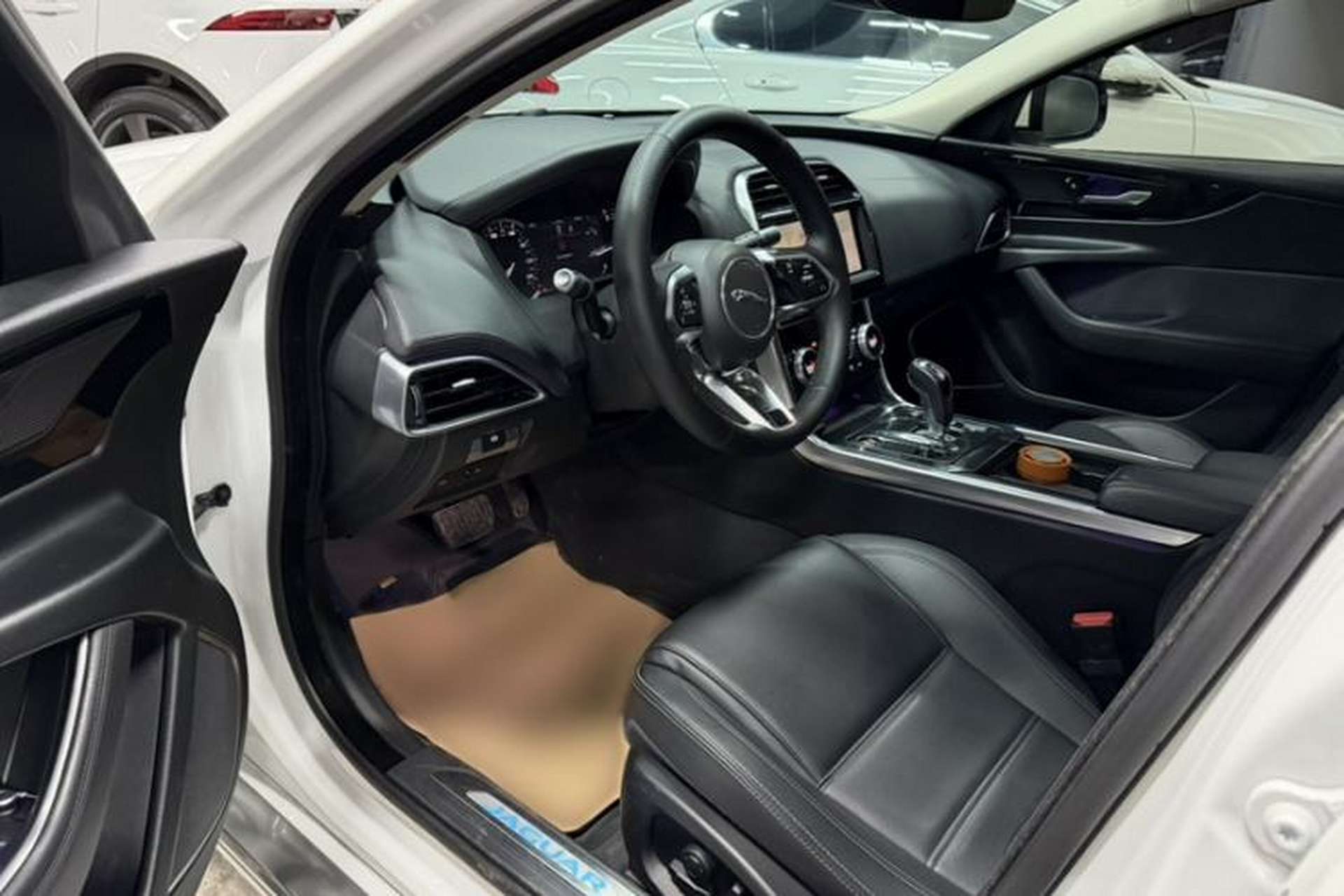 Used Jaguar XEL 2020 2.0T 200 PS S Advanced Elegance Edition Left Front Seat