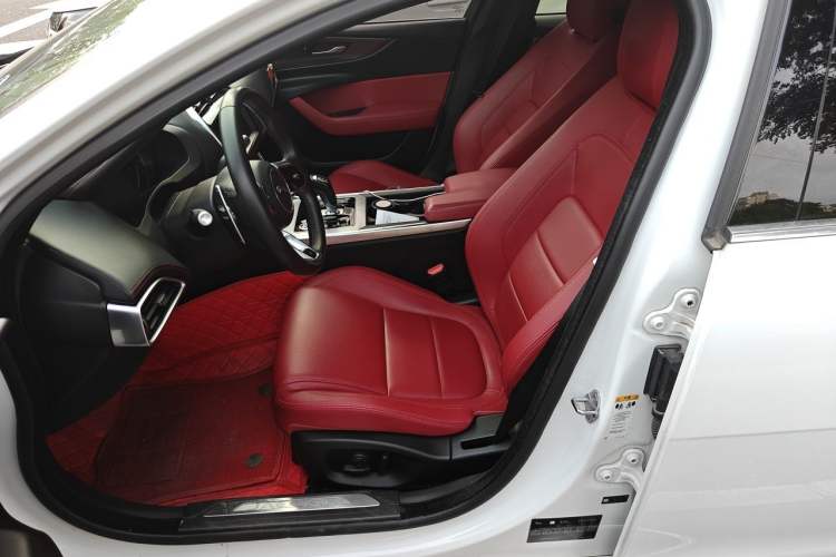 Used Jaguar XEL 2020 2.0T 200 PS R-DYNAMIC S Advanced Sport Edition Left Front Seat