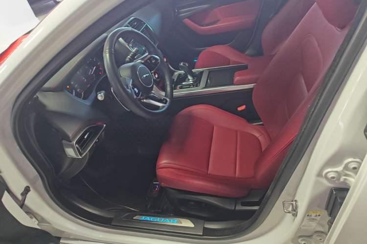 Used Jaguar XEL 2020 2.0T 200 PS R-DYNAMIC S Advanced Sport Edition Left Front Seat