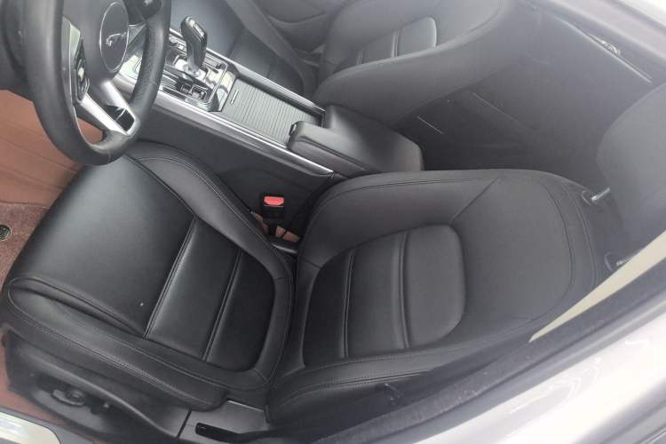 Used Jaguar XEL 2020 2.0T 200 PS S Advanced Elegance Edition Left Front Seat