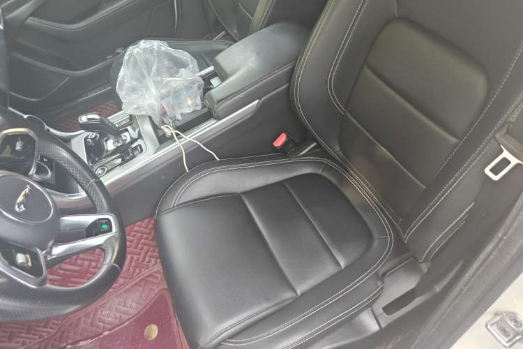 Used Jaguar XEL 2020 2.0T 200PS R-DYNAMIC Youth Sports Edition Left Front Seat