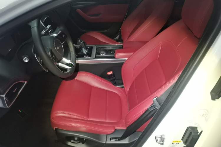 Used Jaguar XEL 2020 2.0T 200 PS R-DYNAMIC S Advanced Sport Edition Left Front Seat