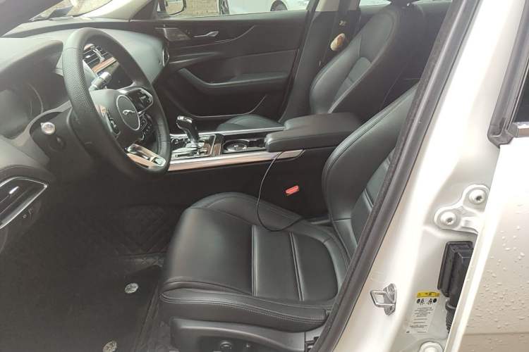 Used Jaguar XEL 2020 2.0T 200 PS S Advanced Elegance Edition Left Front Seat