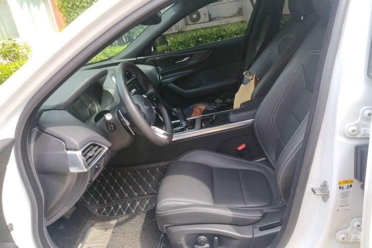 Used Jaguar XEL 2020 2.0T 200 PS R-DYNAMIC S Advanced Sport Edition Left Front Seat
