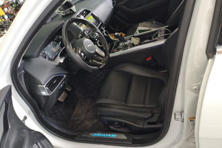 Used Jaguar XEL 2020 2.0T 200 PS S Advanced Elegance Edition Left Front Seat