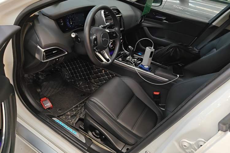 Used Jaguar XEL 2020 2.0T 250 PS SE Tech-Elegant Edition Left Front Seat